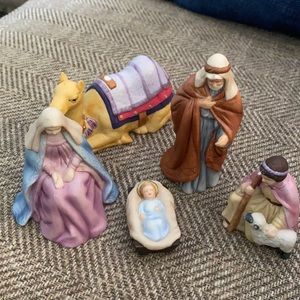 Avon O Holy Night ceramic nativity pieces